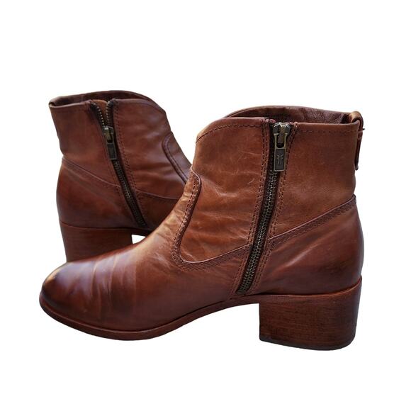 FRYE Soft Aged Leather Western Zip Ankle Boots 9.5 - Picture 4 of 10